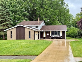 4559 Vernon Dr, North Olmsted, OH 44070