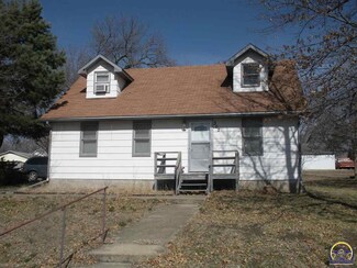 302 E 2nd St, Onaga, KS 66521