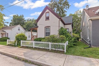 27 N 14th St, Belleville, IL 62220