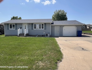 1607 Central Ave N, Beulah, ND 58523