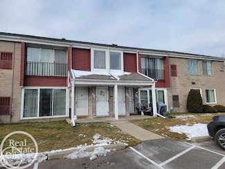 203 Sunset Ln Unit 14, Saint Clair Shores, MI 48082