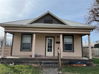 206 W 4th St, Norborne, MO 64668
