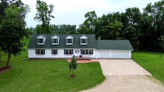 11042 95th St, Glencoe, MN 55336