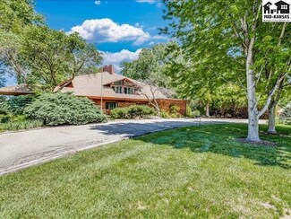 3118 S Meadow Lake Dr, Hutchinson, KS 67502