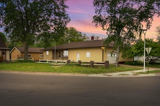 2530 Onalaska Ave, La Crosse, WI 54603