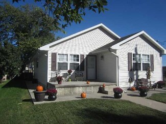 306 N Chicago St, Watseka, IL 60970