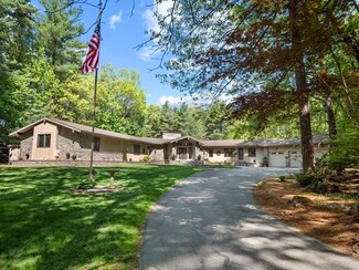 10 Bridle Path Way, Tyngsboro, MA 01879