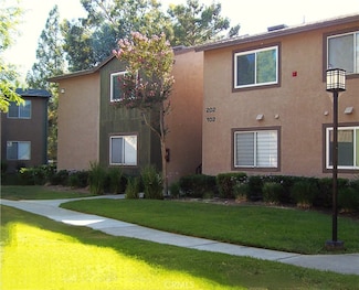 2604 Avenida Del Vista Unit 202, Corona, CA 92882