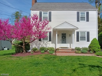 15 Woods End Rd, West Orange, NJ 07052