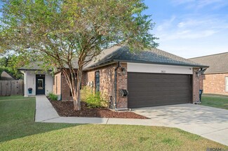 2822 Nicholson Lake Dr, Baton Rouge, LA 70810
