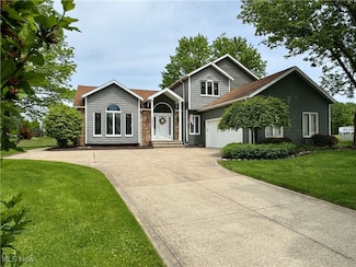 10996 Crab Apple Ct, Strongsville, OH 44136