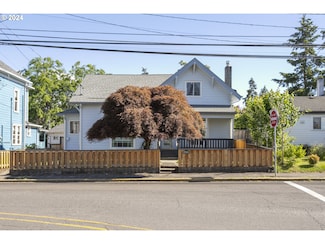 422 Division St, Oregon City, OR 97045
