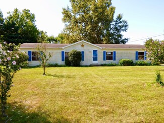 25833 Jill St, Edwardsburg, MI 49112