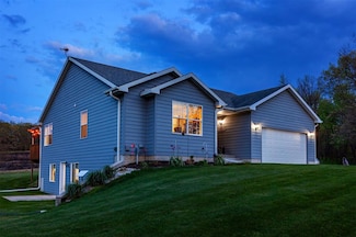 2364 Bittersweet Ave, Winterset, IA 50273