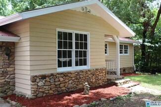 605 Shannahan Dr, Weaver, AL 36277