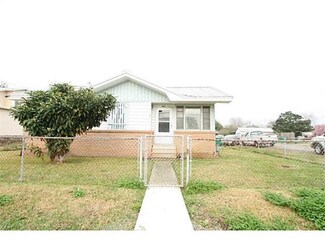 300 Oak St, Saint Rose, LA 70087
