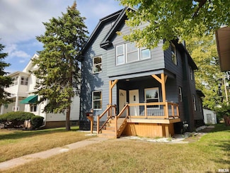 822 6th Ave S, Clinton, IA 52732