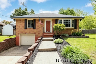 2206 Tremont Blvd NW, Grand Rapids, MI 49504
