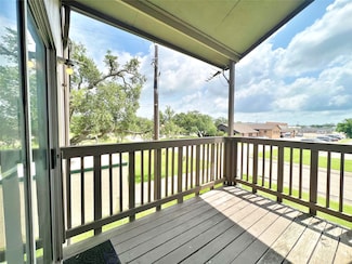 418 Garland Dr Unit 201, Lake Jackson, TX 77566