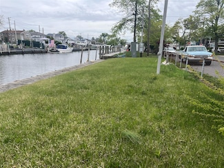 80 x 20 E Riviera Dr, Lindenhurst, NY 11757