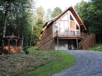119 Algerie Rd, Becket, MA 01223