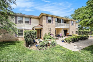 61023 Greenwood Dr Unit 174, South Lyon, MI 48178