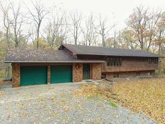 20746 E C R 400 N, Charleston, IL 61920