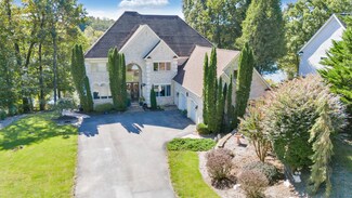 2580 Lakewood Forest Rd, Moneta, VA 24121