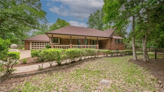 1004 Hemingway Dr, College Station, TX 77845