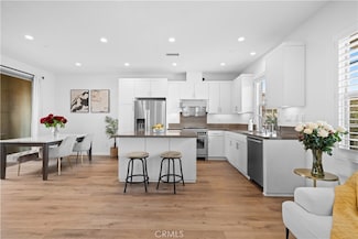 118 Outwest, Irvine, CA 92618