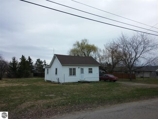 309 S Quarterline St, Ashley, MI 48806