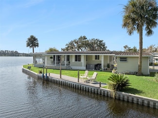 120 Breezy Point, Eustis, FL 32726
