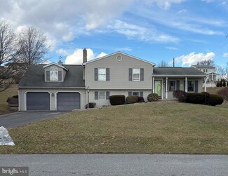 1933 Misty Dr, Mount Joy, PA 17552
