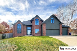 2924 Blackhawk Cir, Bellevue, NE 68123