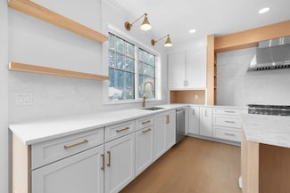 12 Daley Rd, Hingham, MA 02043