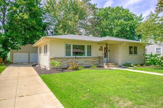 325 12th St S, Hudson, WI 54016