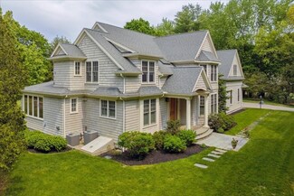 2 Decatur Ln, Wayland, MA 01778
