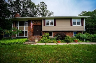 84 Woodland St, Lincoln, RI 02865