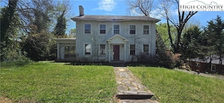 1407 Mimosa Ln NW, Lenoir, NC 28645