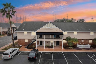 200 Country Club Dr Unit 802, Largo, FL 33771