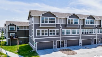 20851 R Ct, Elkhorn, NE 68022