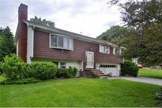 41 Greenwood Rd, Andover, MA 01810