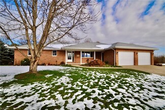 1047 Countryside Dr NW Unit 84, Carrollton, OH 44615