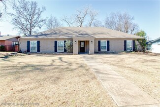 2500 S 67th St, Fort Smith, AR 72903