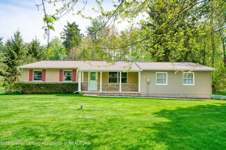 5691 Forest Green Dr, Perry, MI 48872