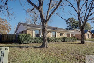 3506 Fairfield Dr, Texarkana, AR 71854