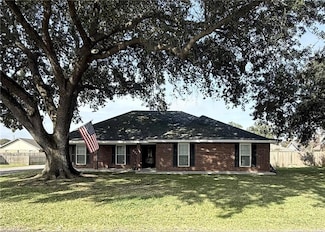 426 River Oaks Dr, Luling, LA 70070
