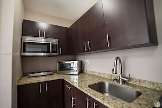 1752 NW 1st St Unit 4, Miami, FL 33125