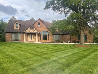 524 E Waters Edge Dr, Belleville, IL 62221