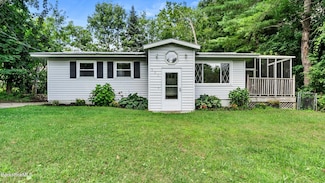 100 Cummings Ave, Pittsfield, MA 01201